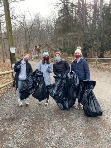 Olivia Forti, Cece Funchion, Elizabeth Dolich, Kate Kelly and Campbell Donovan went on a beautiful sunny morning during winter break to collect trash around the trails near Forbidden Drive and in the park grounds near the surrounding roads. 
