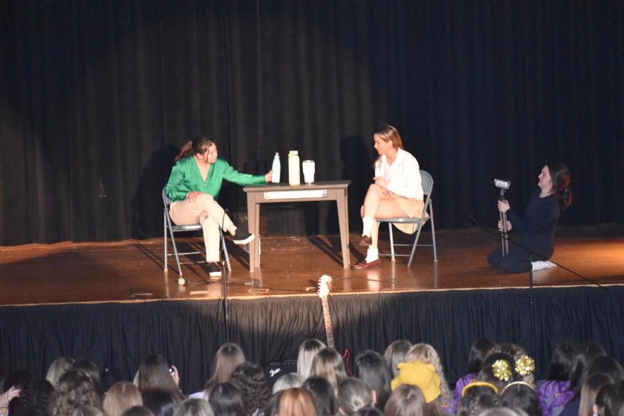 On the Charity Day edition of Mount Dateline, Julia Solecki '23 asks Devin Loome '23 the most pressing question: Why she does not have a Stanley cup? 