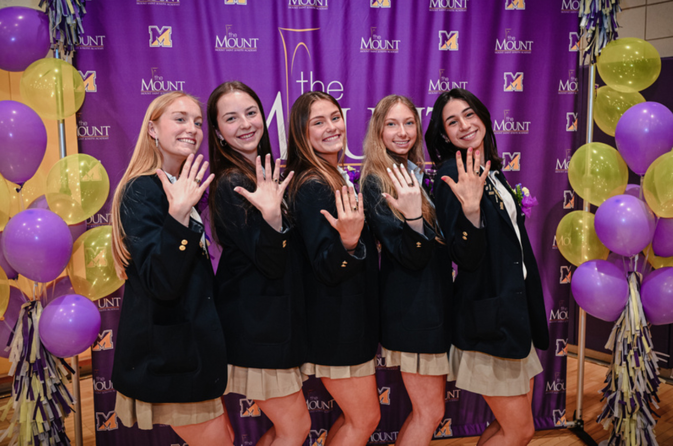 (From L to R) Katie Westmoreland ‘25, Maggie Mullaney ‘25, Sabrina Alcorn ‘25, Summer Delli Carpini ‘25, and Veronica Vacca ‘25 smile in celebration of their class rings! 