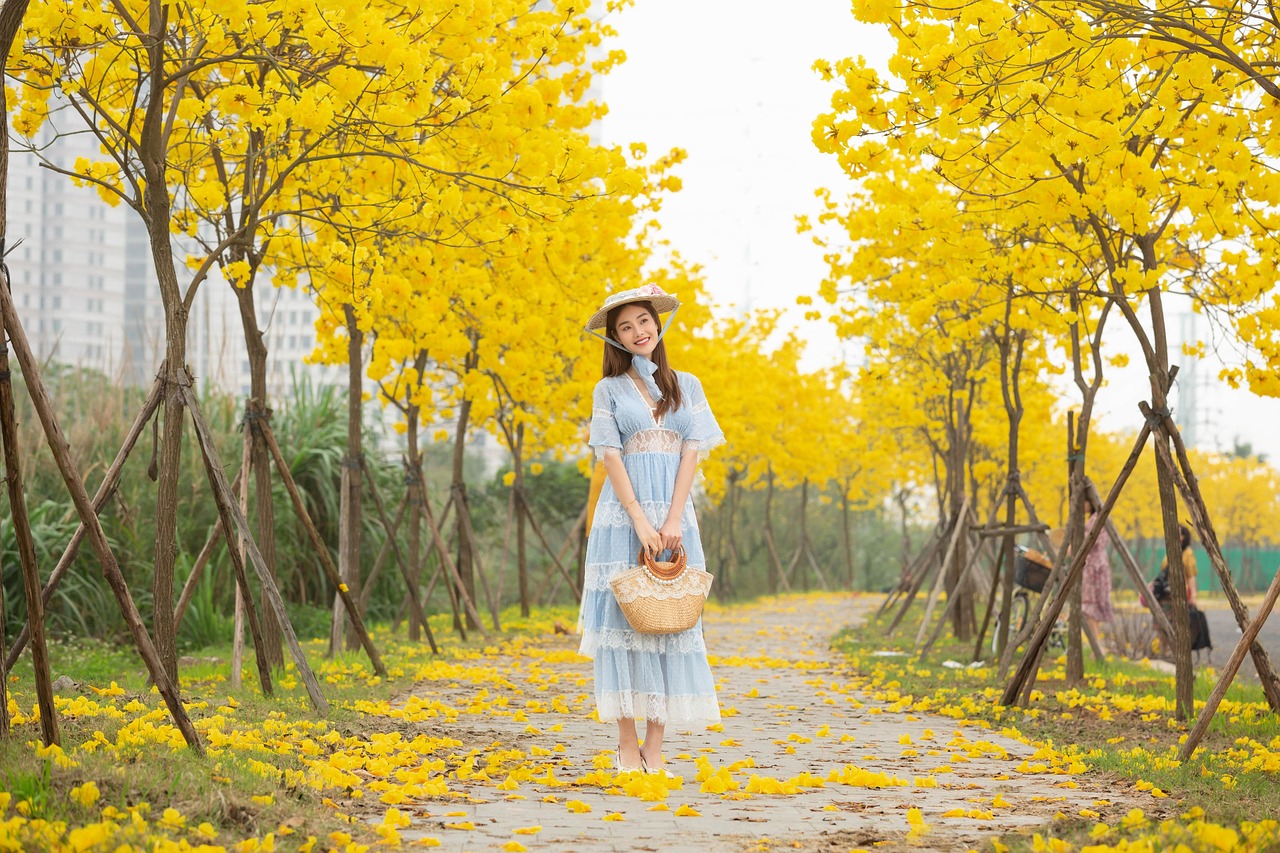 Image Source: https://pixabay.com/photos/woman-model-park-trees-leaves-7851025/ 