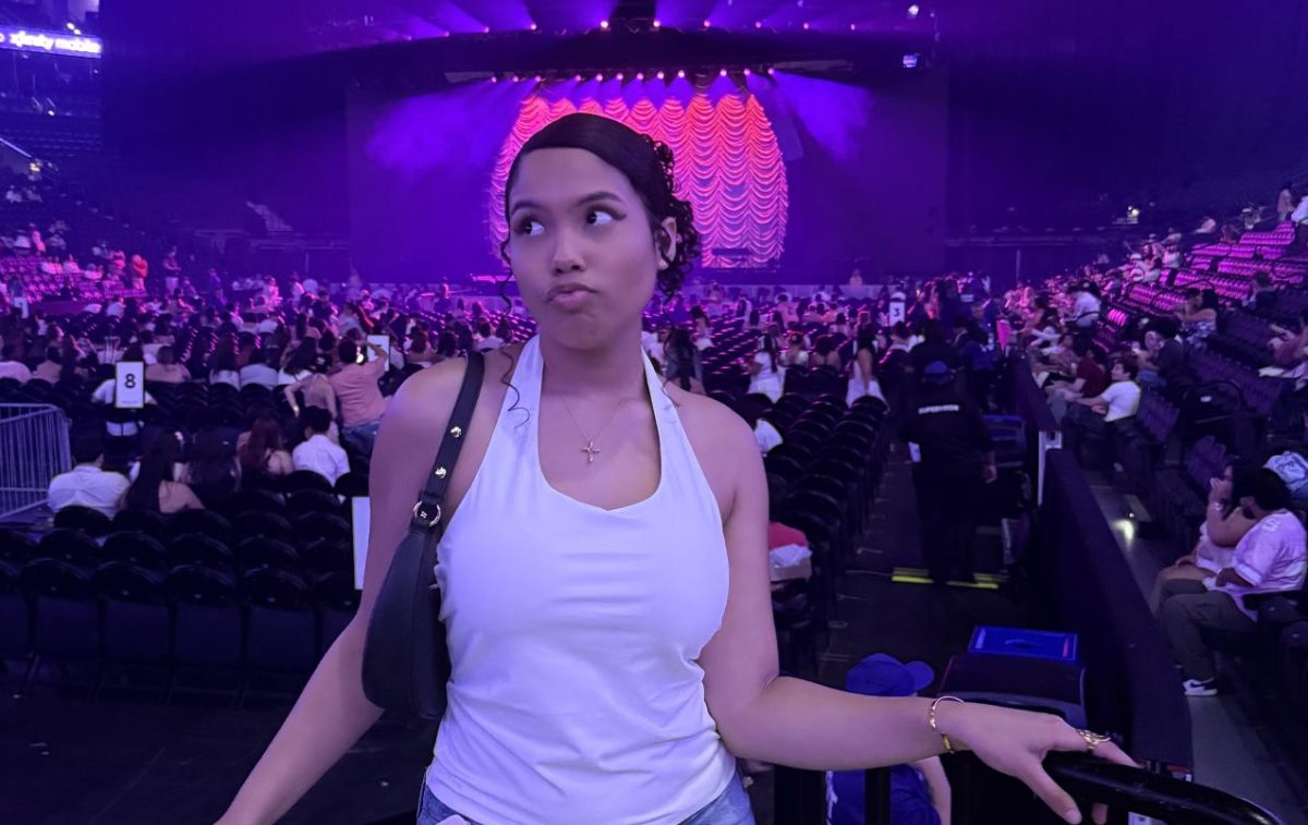 Arianna Phoenix attending a concert.